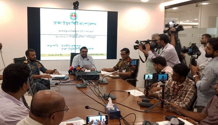 ঢাকার জলাবদ্ধতার বড় কারণ যেখানে-সেখানে ময়লা ফেলা: ডিএনসিসি প্রশাসক 