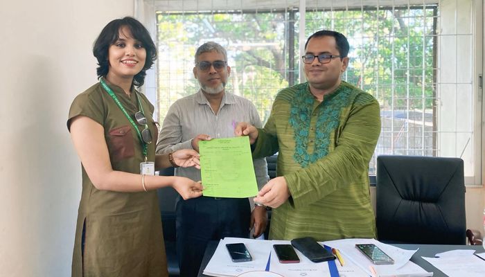 জিএস পদ থেকে সরে দাঁড়ালেন ফারিয়া 