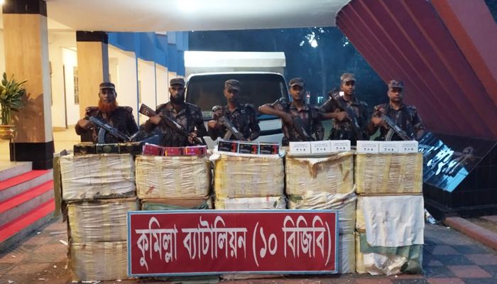 ৫ কোটি টাকার ভারতীয় মোবাইল ডিসপ্লে জব্দ
