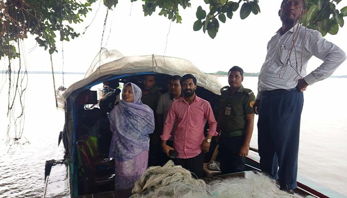 বাকেরগঞ্জে মা ইলিশ রক্ষা অভিযানে ৬ দিনে আটক ২২ 