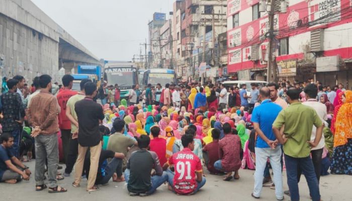 এনসিপি নেতার সঙ্গে শ্রমিকদের দ্বন্দ্বের জেরে ময়মনসিংহ-ঢাকা মহাসড়কে বাস চলাচল বন্ধ