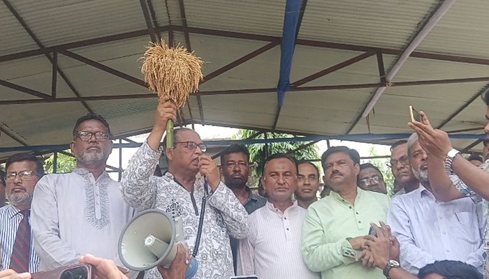 উচ্চ আকাঙ্ক্ষা পরিহার করে ঐক্যবদ্ধ হোন: শামসুজ্জামান দুদু
