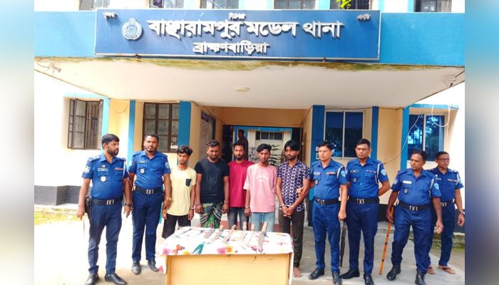 বাঞ্ছারামপুরে আন্তঃজেলা ডাকাত দলের ৫ সদস্য গ্রেপ্তার