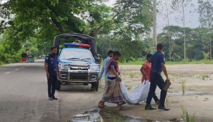 কুলিয়ারচরে সড়কের পাশে অজ্ঞাত নারীর মরদেহ উদ্ধার