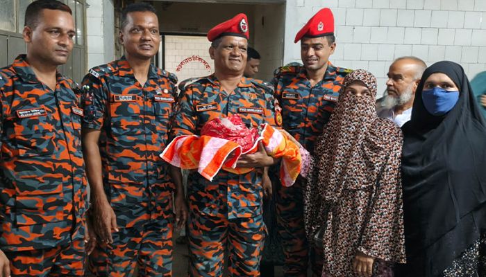 শহীদ ফায়ারফাইটার নুরুল হুদার ঘরে পুত্রসন্তানের জন্ম