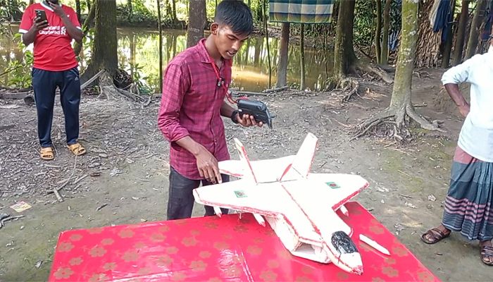 বড় বিজ্ঞানী হতে চান ‍যুদ্ধবিমান বানানো সিফাত, বাধা অর্থসংকট