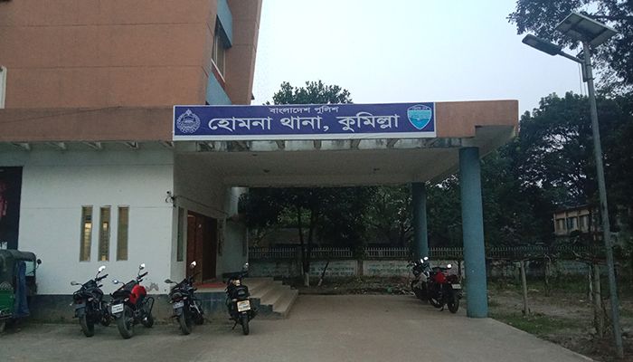 হোমনায় এনজিও কর্মীর ঝুলন্ত লাশ উদ্ধার