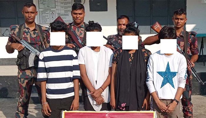 অবৈধভাবে ভারতে অনুপ্রবেশকালে ৮ বাংলাদেশি আটক 