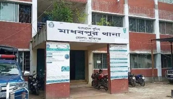 মাধবপুরে পুলিশের ওপর হামলা, এসআইসহ আহত ৪