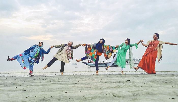 নারীদের ভ্রমণকে সহজ করেছে যারা