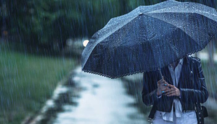 মোন্থার প্রভাবে আজও বৃষ্টির আভাস