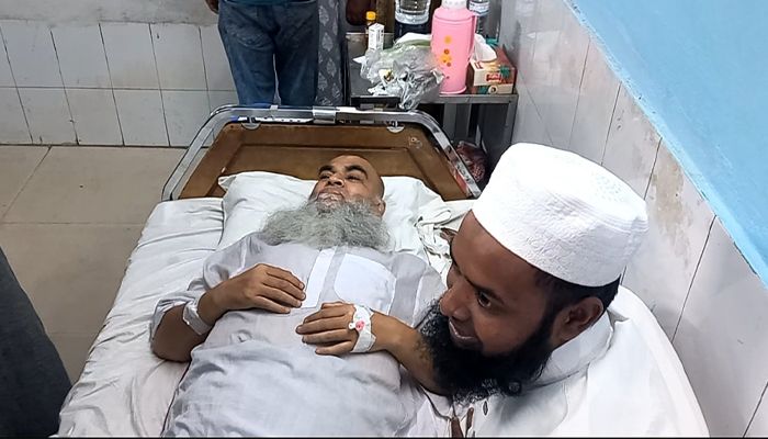 মুফতি মহিবুল্লাহ শিকলবাঁধা অবস্থায় পঞ্চগড়ে উদ্ধার