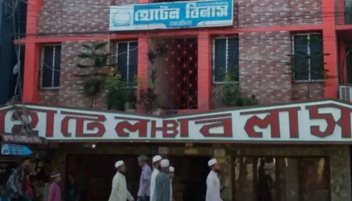 অসামাজিক কার্যকলাপের অভিযোগে আটক ৫