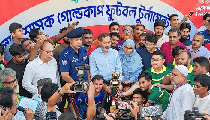 জুলাই শহীদ স্মৃতি জেলা প্রশাসক গোল্ডকাপ ফুটবল টুর্নামেন্টে চ্যাম্পিয়ন ধুনট উপজেলা 