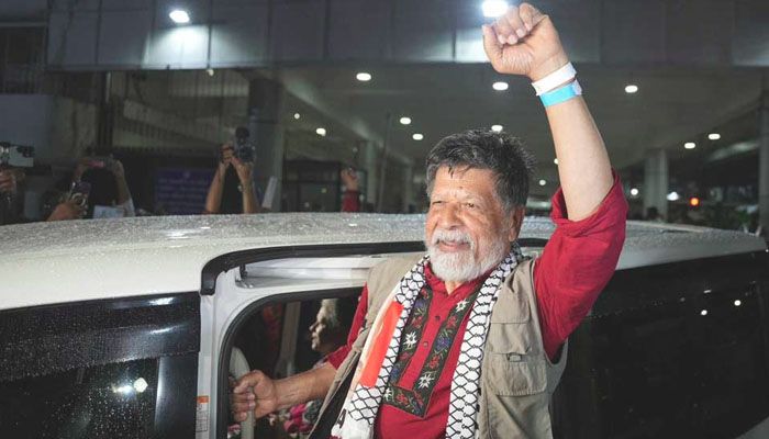 ‘আমাদের কাজ শেষ হয়নি’— দেশে ফিরে বললেন শহিদুল আলম
