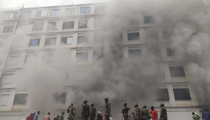 আশুলিয়ায় পোশাক কারখানার আগুন নিয়ন্ত্রণে