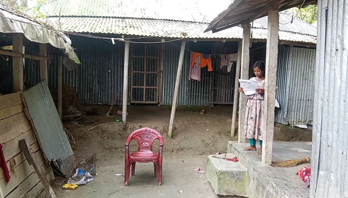 আছিয়ার পরিবারের এখন আর কেউ খোঁজ নেয় না