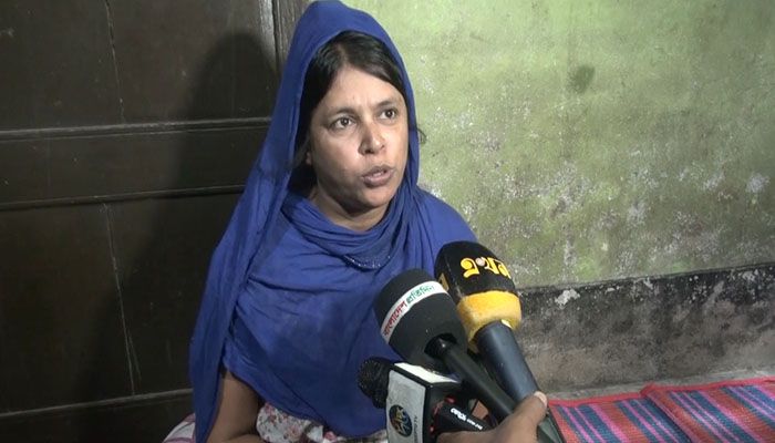 বরিশালে এনআইডি কার্ডে অসঙ্গতি থাকায় পুলিশ হেফাজতে নারীসহ ৪ জন 