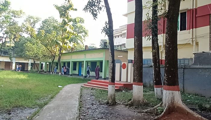 অনির্দিষ্টকালের জন্য বরিশালের এমপিওভুক্ত শিক্ষকদের কর্মবিরতি 