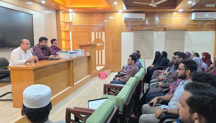 ইন্টার্ন চিকিৎসকদের পদায়নে দৃষ্টান্ত স্থাপন করলেন শেবাচিম পরিচালক 