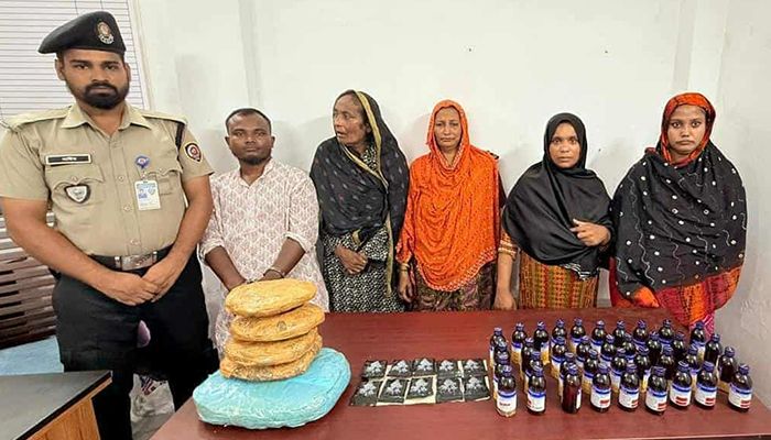 ভৈরবে চার নারী মাদক কারবারিসহ আটক ৫