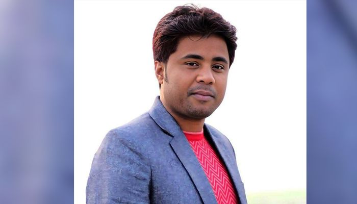 আ.লীগ নেতাকে হ্যান্ডকাপসহ ছিনিয়ে নিল এলাকাবাসী