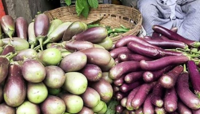 পকেট কাটা যাচ্ছে শহুরে ক্রেতার