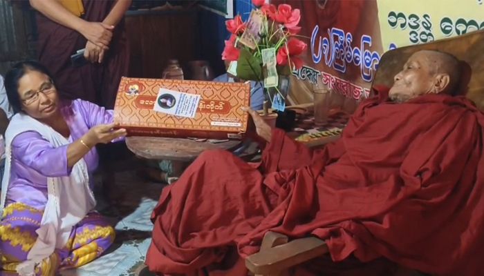 কলাপাড়ায় বৌদ্ধ ধর্মাবলম্বীদের কঠিন চীবর দান উৎসব শুরু 