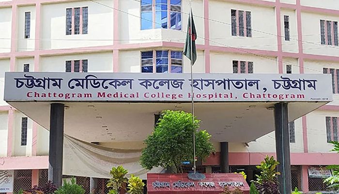 চমেকে এসি বিস্ফোরণে দগ্ধ তিন 