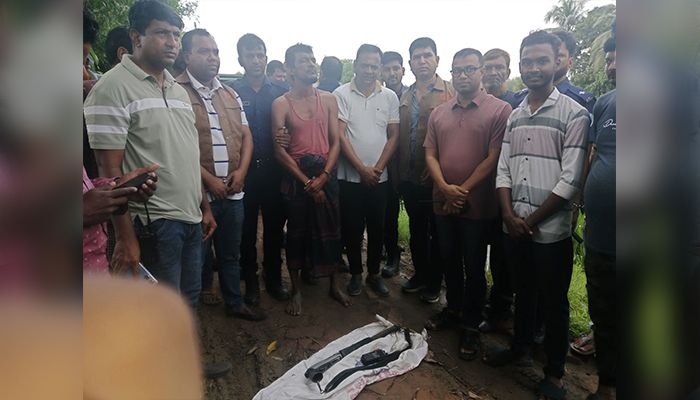 পুলিশকে পিটিয়ে অস্ত্র ও আসামি ছিনতাই, গ্রেপ্তার ১