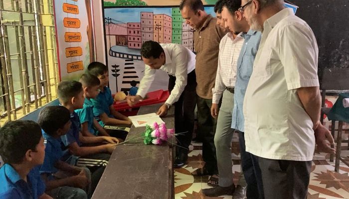 বিয়ানীবাজারে ইউএনও’র শ্রেণিকক্ষে পাঠদান : ক্ষুদে  শিক্ষার্থীদের মাঝে উচ্ছ্বাস
