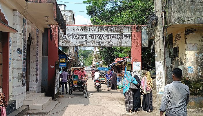 নাস্তা খেতে ৩ টাকার টিকিট ৫ টাকায় বিক্রি