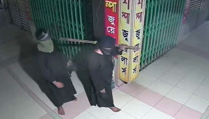 মালিবাগে বোরকা পরে ৫০০ ভরি স্বর্ণালংকার চুরি