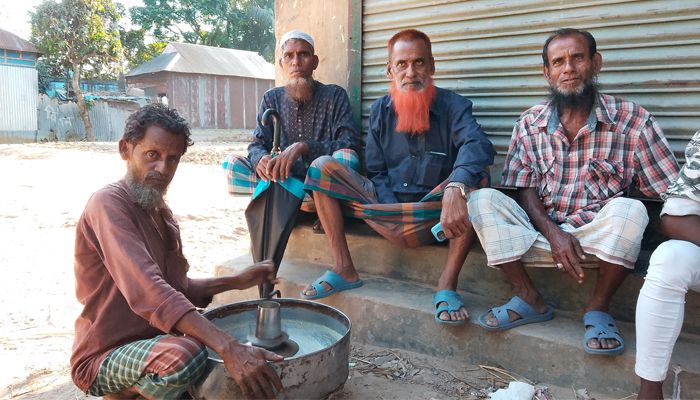 হাওয়াই মিঠাই বিক্রি করে কালামের ৪৫ বছর পার