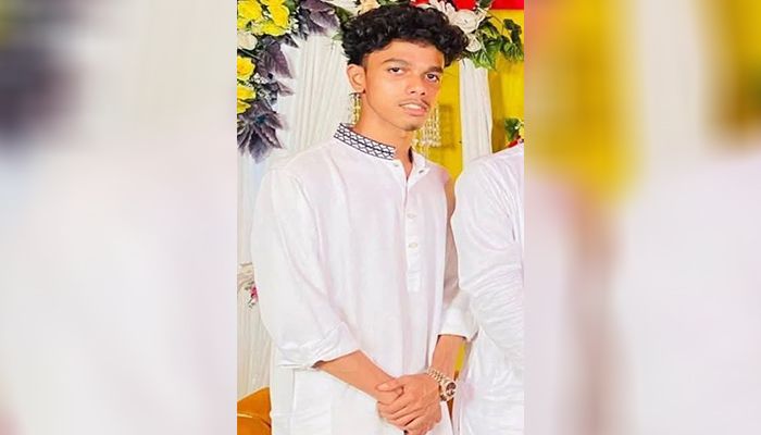 হাটহাজারীতে সহপাঠীদের পিটুনিতে স্কুলছাত্র নিহত