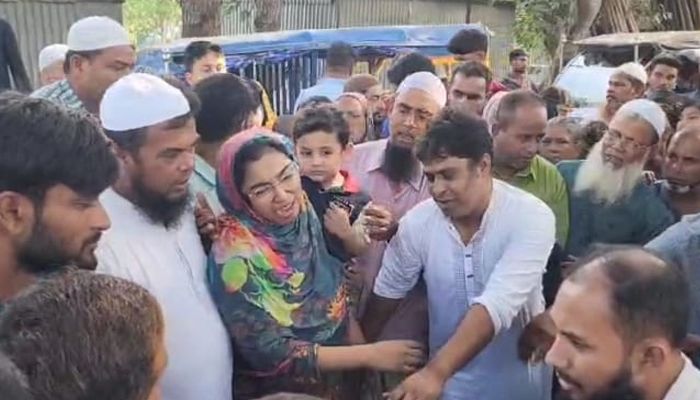মেট্রোরেলের বিয়ারিং প্যাড পড়ে নিহত আবুল কালামের দাফন সম্পন্ন, পরিবারে শোকের মাতম 