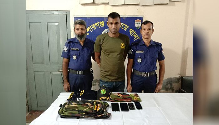 ট্রেনের যাত্রীদের ধরে নিয়ে যাওয়ার হুমকি, ভুয়া সেনাসদস্য আটক