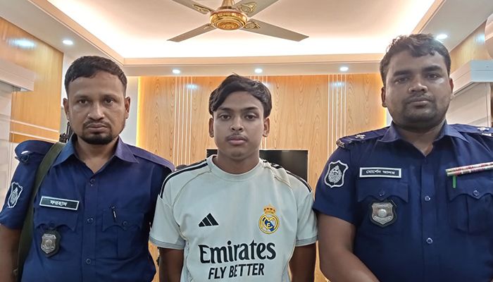কচুয়ায় ধর্ম নিয়ে কটূক্তি, যুবক আটক