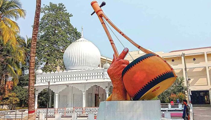 সাঁইজির বারামখানায় বাউলের হাট