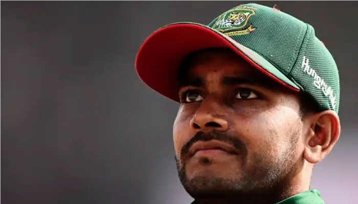 কাঠগড়ায় মিরাজের অধিনায়কত্ব