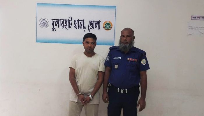 পুলিশের নাম ভাঙিয়ে চাঁদাবাজি, যুবক গ্রেপ্তার