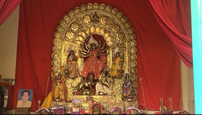 প্রতিমা বিসর্জনের মধ্য দিয়ে শেষ হচ্ছে দুর্গোৎসব