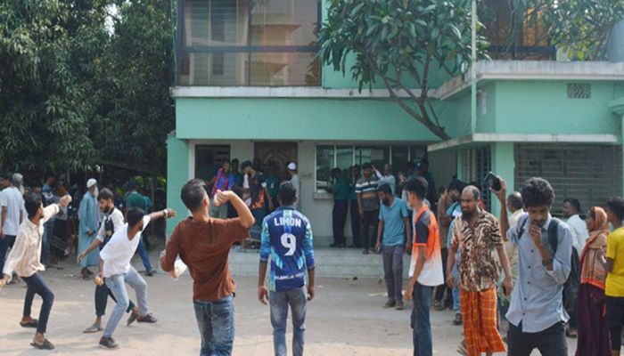 আ.লীগ নেতার হিমাগারে আটকে কিশোরীসহ তিনজনকে ভয়াবহ নির্যাতন