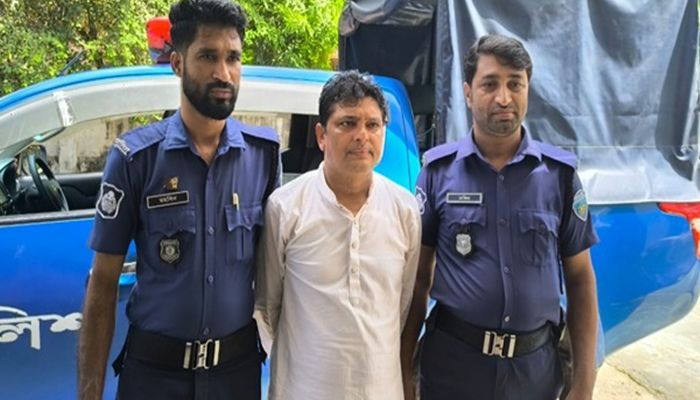 রাঙ্গুনিয়ায় পরোয়ানাভূক্ত স্বেচ্ছাসেবক লীগ নেতা গ্রেপ্তার
