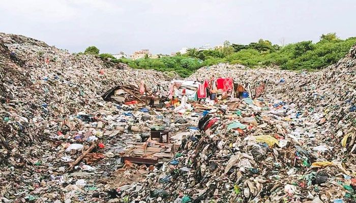 সৈকত শহর যেন ভাগাড়