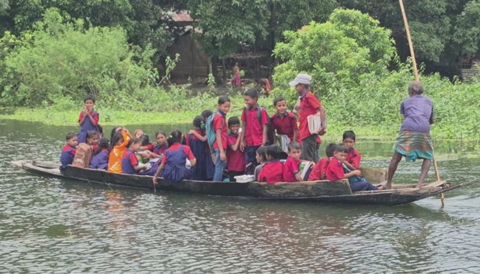 বর্ষায় বিপর্যস্ত হাওরের শিক্ষাব্যবস্থা