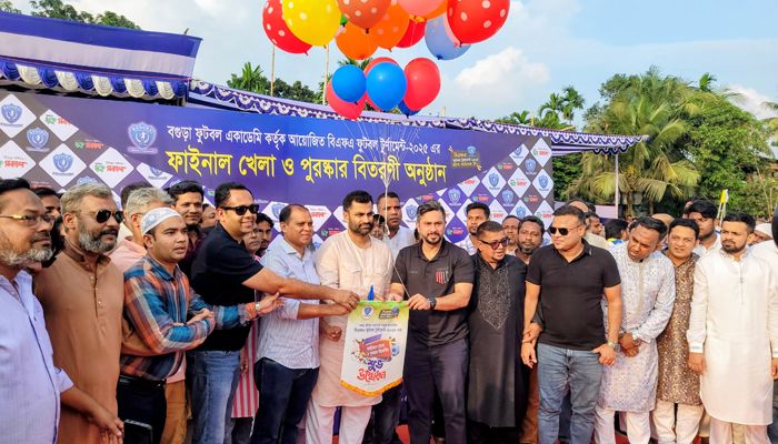 আমি পলিটিক্সে কিছু না, তবে খেলাধুলার অনুষ্ঠানে থাকবো: বগুড়ায় তামিম