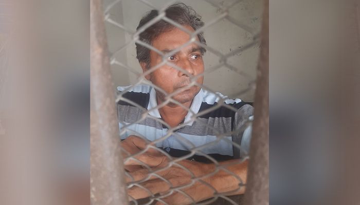 শ্রেণিকক্ষে ছাত্রীকে যৌন হয়রানির অভিযোগে মামলা, শিক্ষক গ্রেপ্তার