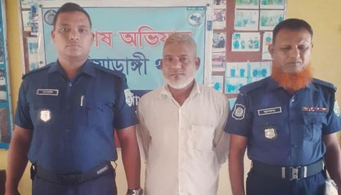 বালিয়াডাঙ্গীতে ইয়াবাসহ শ্রমিকদল নেতা গ্রেপ্তার