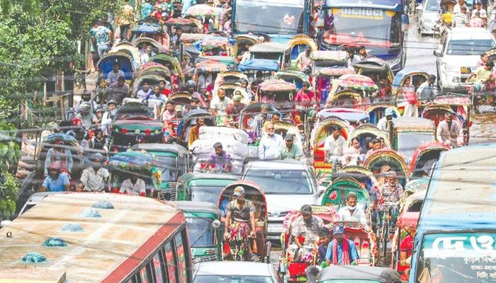 ‘টেসলায়’ বরবাদ পথের শৃঙ্খলা